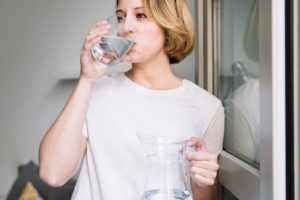 trinkwasser zur flüssigkeitszufuhr